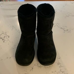 Black Classic Short Uggs